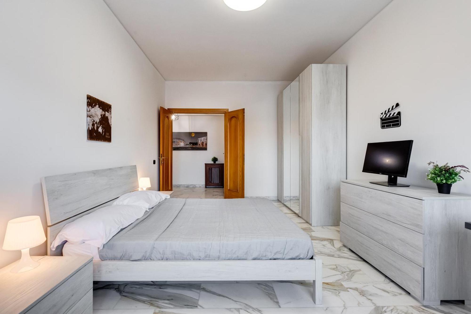 Moderno Sopra Metro A E Parco Degli Acquedotti Apartamento Roma